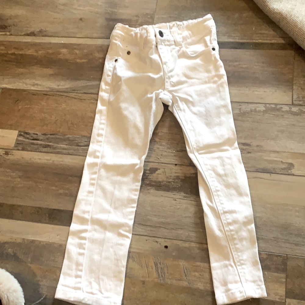 White skinny jeans